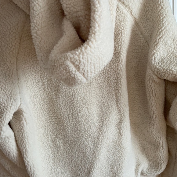 Gap - Picture 3 of 7